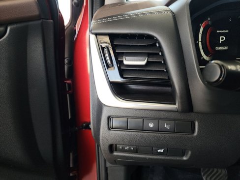 Used 2022 Nissan Rogue Platinum w/ Head-Up Display Package image 18