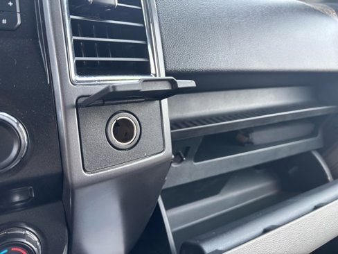 Used 2015 Ford F150 XLT image 34