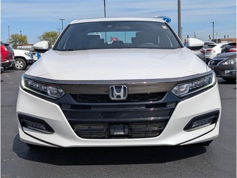 Used 2019 Honda Accord Sport image 2
