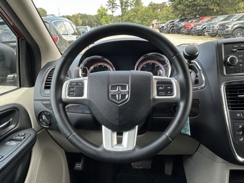 Used 2015 Dodge Grand Caravan American Value Package w/ UConnect Hands-Free Group image 18