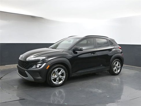 Used 2023 Hyundai Kona SEL w/ Winter Weather Package image 3