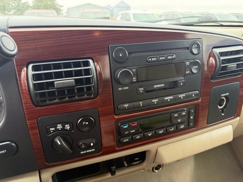Used 2005 Ford F250 Lariat image 13