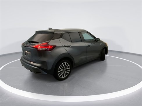 Used 2021 Nissan Kicks SV image 4