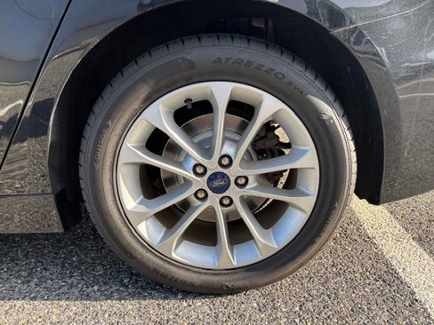 Used 2019 Ford Fusion SE image 9