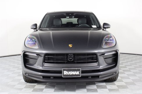 Certified 2025 Porsche Macan image 10