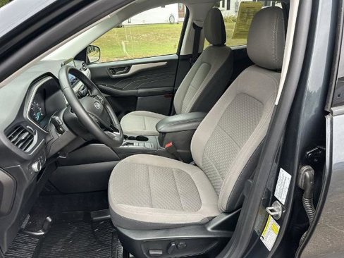 Certified 2022 Ford Escape SE w/ SE Sport Appearance Package image 11