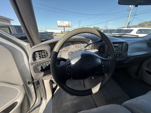 Used 1999 Ford F150 XLT image 10