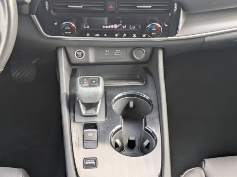 Used 2021 Nissan Rogue SV w/ Premium Package image 19