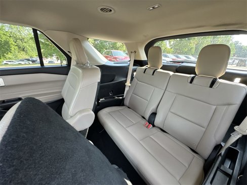 Used 2020 Ford Explorer XLT w/ Equipment Group 202A image 22
