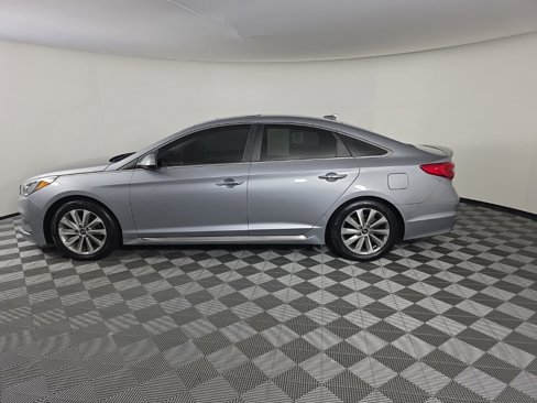 Used 2016 Hyundai Sonata Sport w/ Option Group 03 image 2