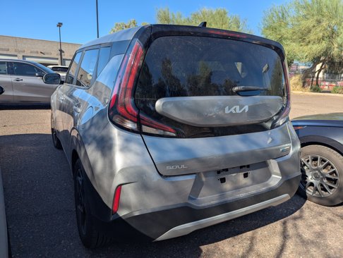 Used 2023 Kia Soul EX image 4