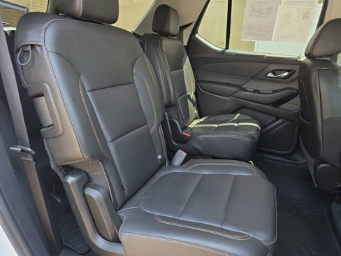 Used 2021 Chevrolet Traverse LT w/ LT Premium Package image 28