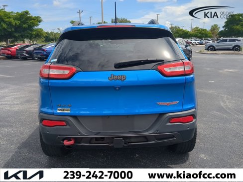 Used 2018 Jeep Cherokee Trailhawk image 6