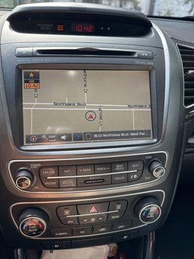 Used 2014 Kia Sorento SX image 2