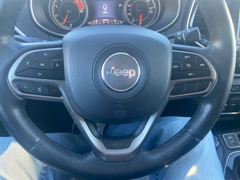 Used 2019 Jeep Cherokee Limited w/ Luxury Group image 22