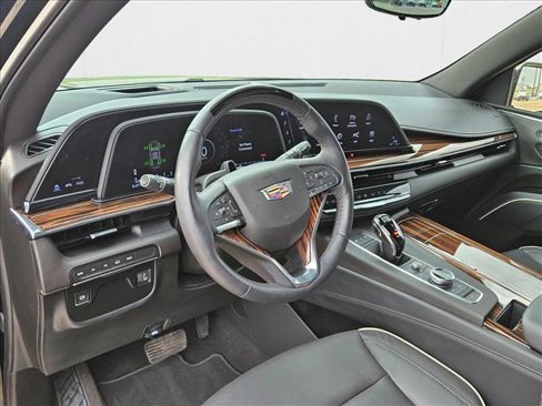 Certified 2024 Cadillac Escalade Premium Luxury image 10