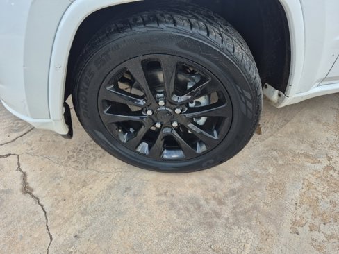 Used 2019 Jeep Grand Cherokee Altitude image 10