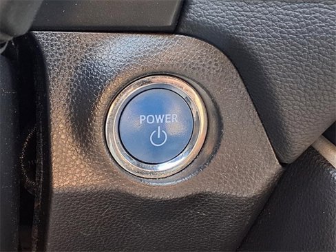 Used 2021 Toyota RAV4 XLE image 17
