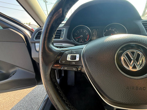 Used 2017 Volkswagen Passat 1.8T R-Line w/ R-Line Lighting Package image 17