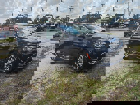 Used 2017 Chrysler Pacifica Touring-L image 3