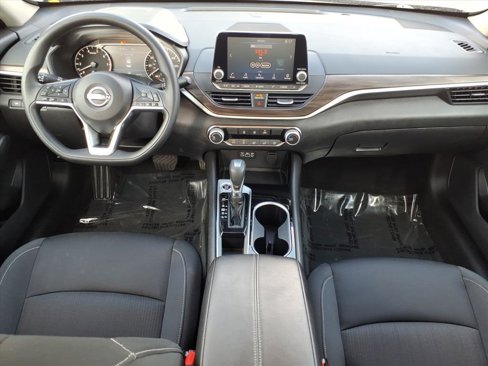 Used 2024 Nissan Altima 2.5 SV image 16