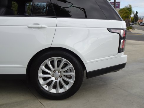 Used 2020 Land Rover Range Rover HSE image 11
