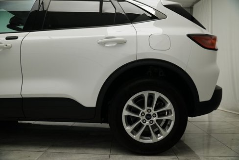 Used 2022 Ford Escape SE image 11