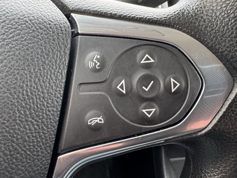 Used 2020 Chevrolet Traverse LS image 16