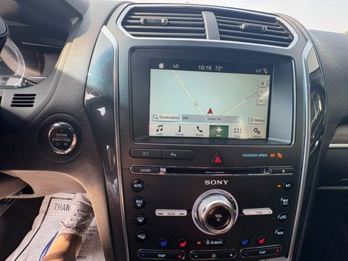 Used 2017 Ford Explorer Limited image 16
