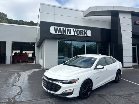 Used 2020 Chevrolet Malibu LT w/ Redline Edition image 2