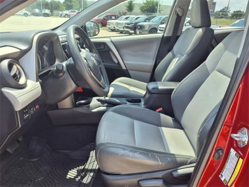 Used 2013 Toyota RAV4 XLE image 18