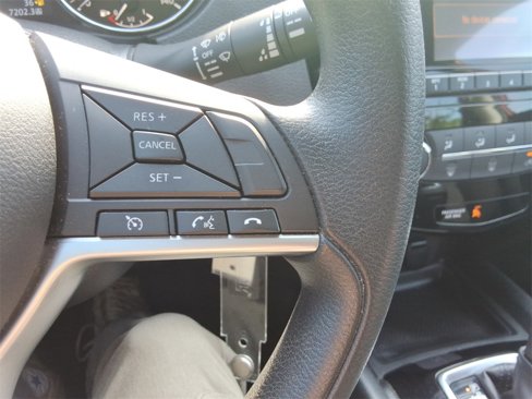 Used 2017 Nissan Rogue S image 25
