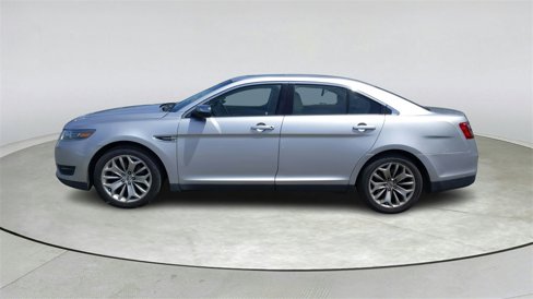 Used 2018 Ford Taurus Limited image 4
