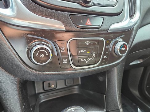 Used 2018 Chevrolet Equinox LT image 6