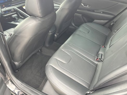 Used 2023 Hyundai Elantra Limited image 19