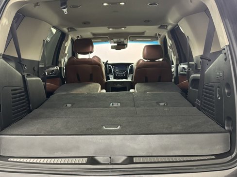 Used 2015 Cadillac Escalade Luxury image 36