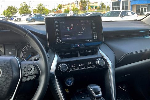 Used 2021 Toyota Venza LE image 6
