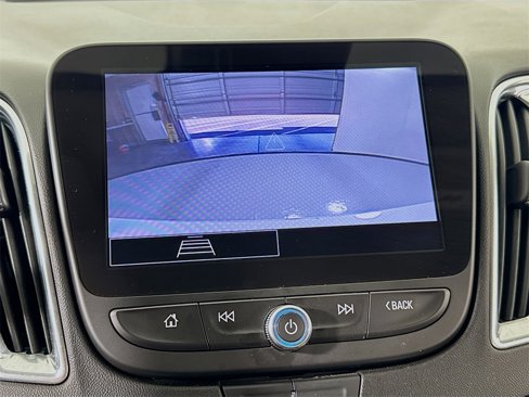 Used 2021 Chevrolet Malibu LT image 28