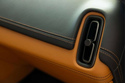 Used 2022 Aston Martin DBX image 17