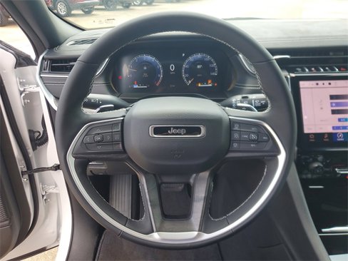 New 2025 Jeep Grand Cherokee Limited w/ Black Appearance Package image 20