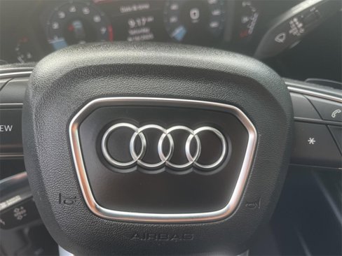 Used 2024 Audi Q3 2.0T Premium image 16