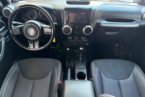 Used 2014 Jeep Wrangler Unlimited Rubicon w/ Max Tow Package image 15