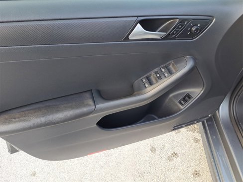 Used 2016 Volkswagen Jetta S image 15
