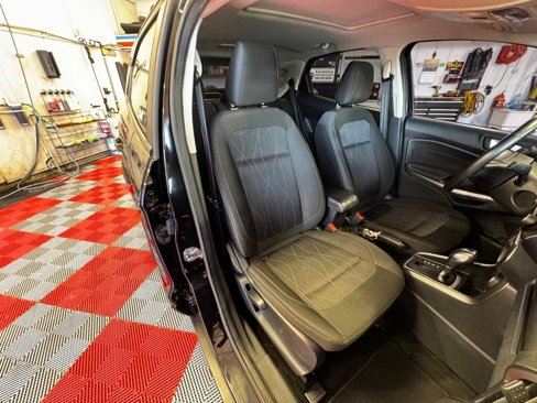 Used 2018 Ford EcoSport SE image 9
