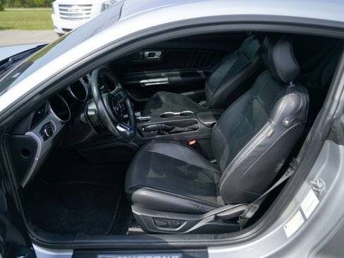 Used 2020 Ford Mustang Premium image 27