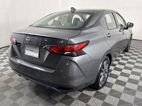 Used 2023 Nissan Versa SV image 6