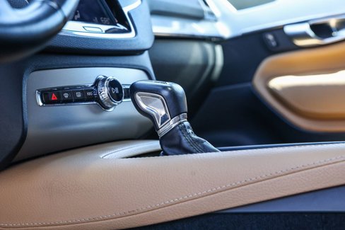 Used 2017 Volvo XC90 T6 Momentum w/ Vision Package image 36
