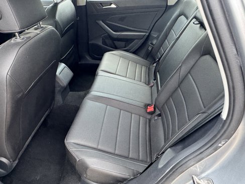 Used 2024 Volkswagen Jetta SE image 6