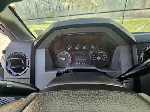Used 2015 Ford F550 4x4 SuperCab Super Duty image 11