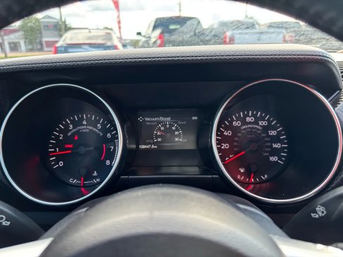 Used 2018 Ford Mustang Coupe image 6